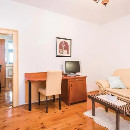 Four-bedroom Holiday In Metković