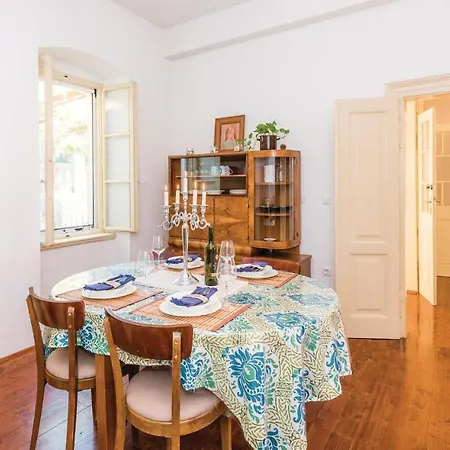 Dom wakacyjny Four-bedroom Holiday In Metković