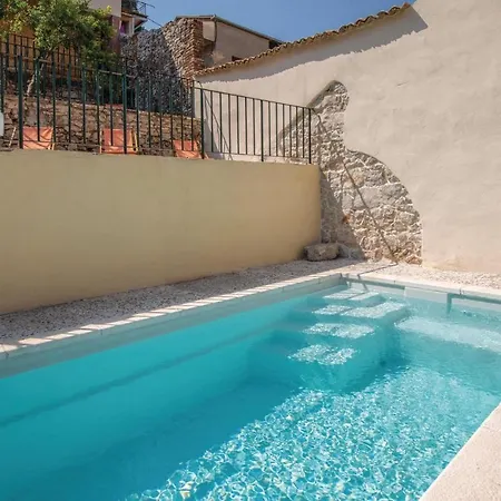 Four-bedroom Holiday In Nyaraló Metković