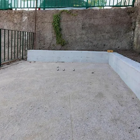 Four-bedroom Holiday In Metković