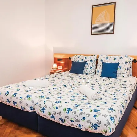 Four-bedroom Holiday In * Metković