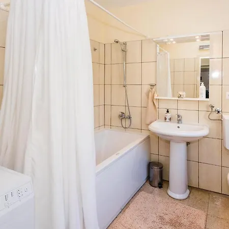 Four-bedroom Holiday In * Metković