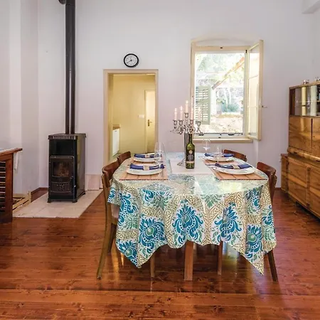 Four-bedroom Holiday In Nyaraló