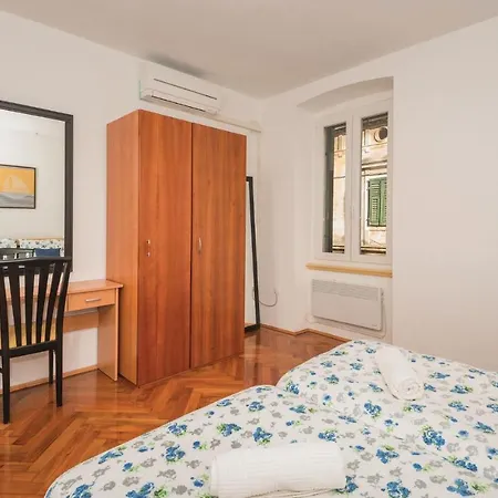 Four-bedroom Holiday In * Metković